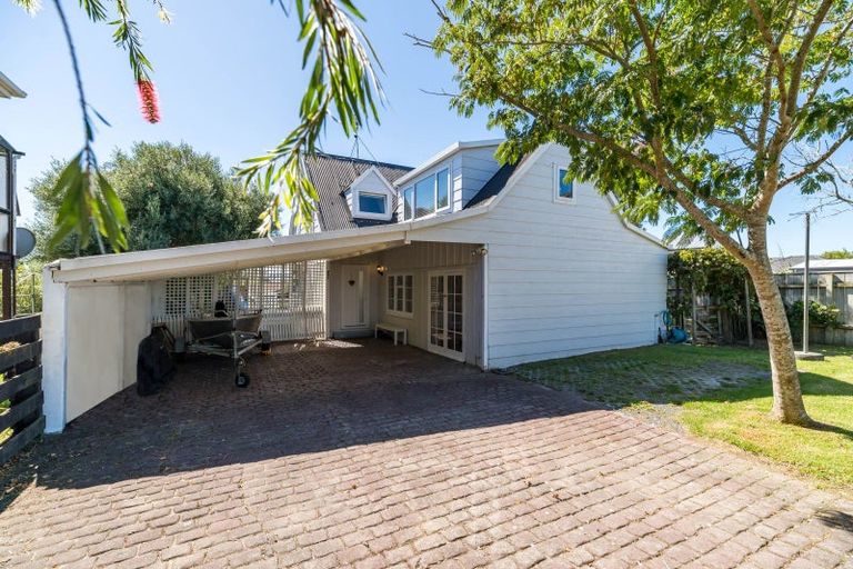 Photo of property in 802 Whangaparaoa Road, Manly, Whangaparaoa, 0930