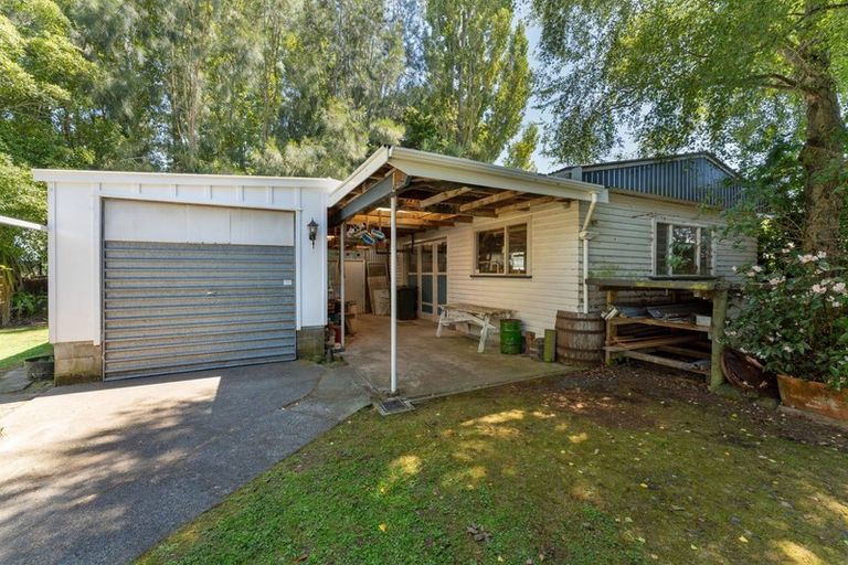 Photo of property in 1 Trent Street, Rongotea, 4476