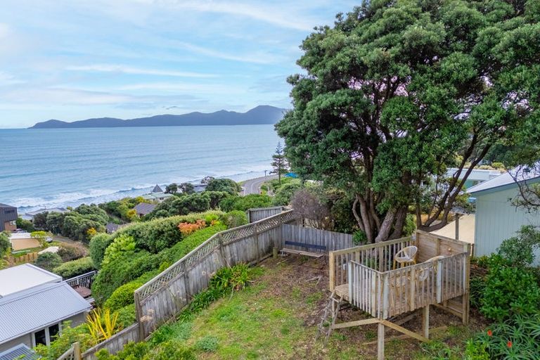 Photo of property in 52 Forest Road, Raumati South, Paraparaumu, 5032