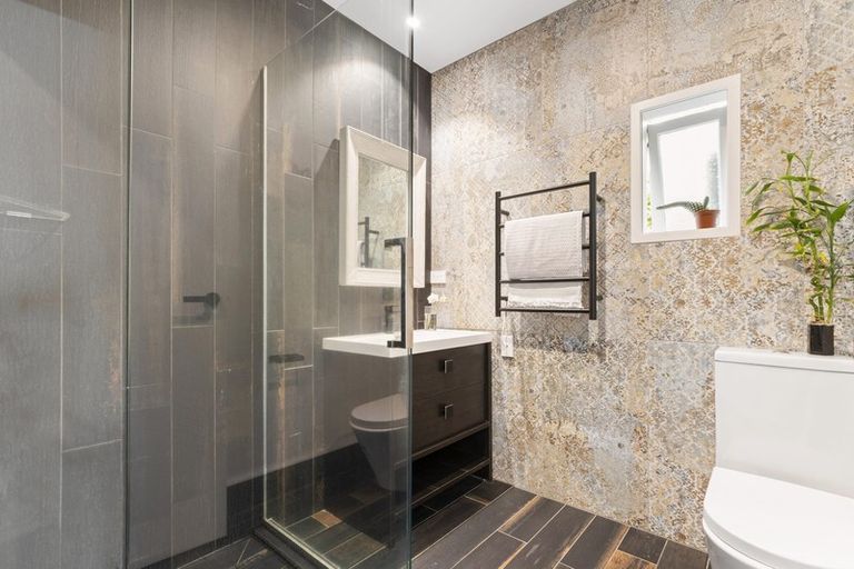 Photo of property in 42a Colmar Road, Mellons Bay, Auckland, 2014