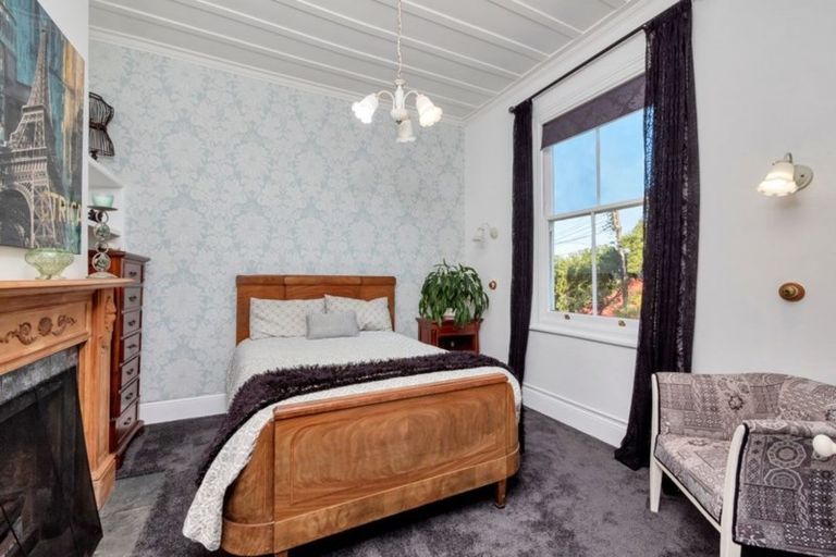 Photo of property in 11 Gow Street, Helensville, 0800