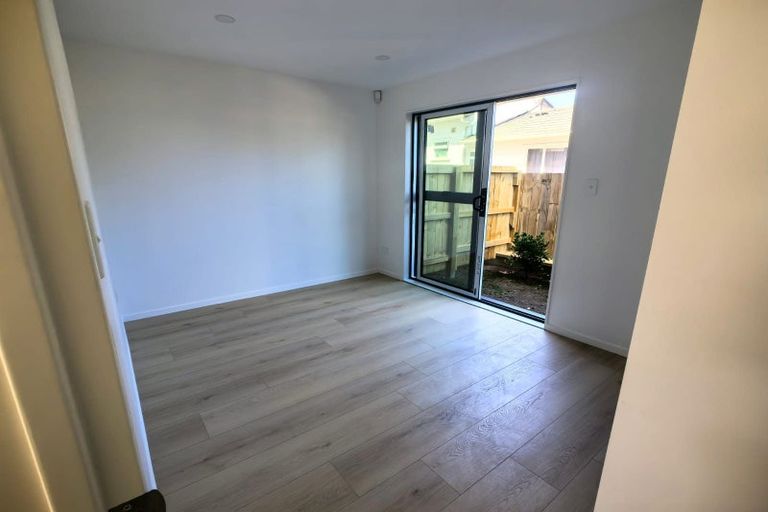 Photo of property in 4/4024 Great North Road, Glen Eden, Auckland, 0602