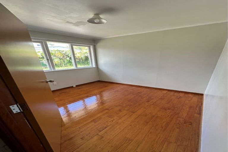 Photo of property in 61 Barrys Road, Glendene, Auckland, 0602