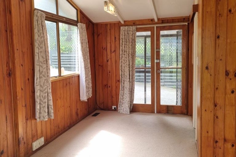 Photo of property in 13 Toporoa View, Ascot Park, Porirua, 5024