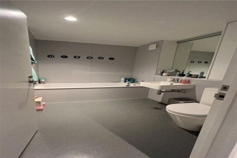 Photo of property in 383 Adelaide Road, Newtown, Wellington, 6021