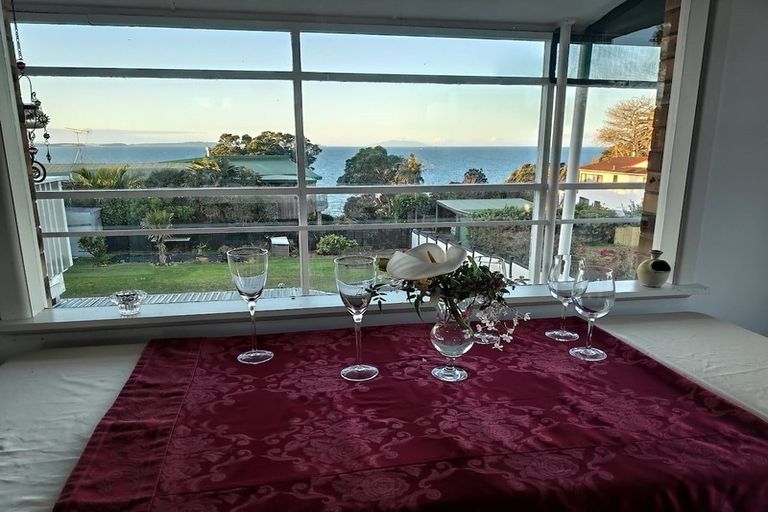 Photo of property in 114 Pacific Parade, Army Bay, Whangaparaoa, 0930