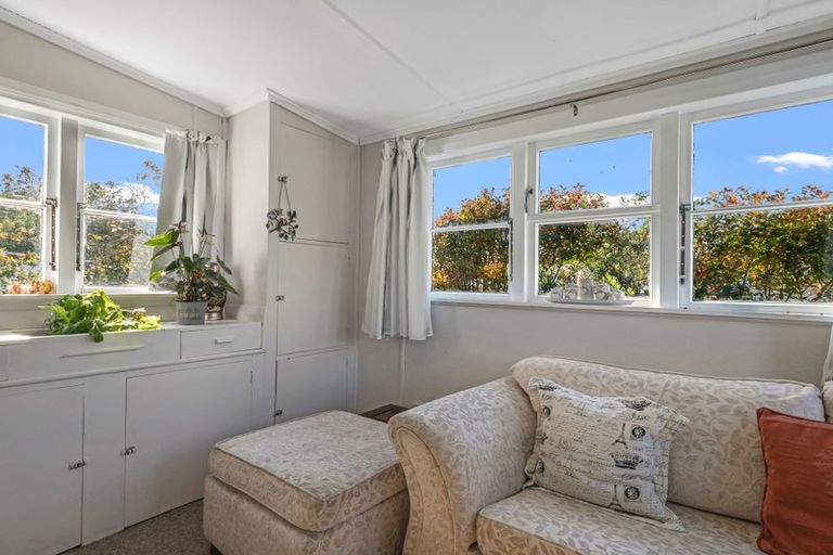 Photo of property in 11 Bear Street, Waverley, 4510