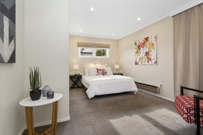 Photo of property in 107 Northland Road, Northland, Wellington, 6012