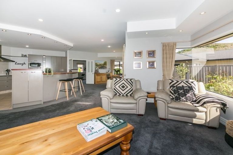 Photo of property in 17 Merlot Drive, Greenmeadows, Napier, 4112