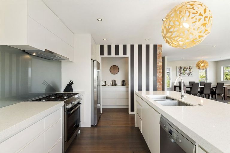 Photo of property in 17 Mayfair Crescent, Mairangi Bay, Auckland, 0630