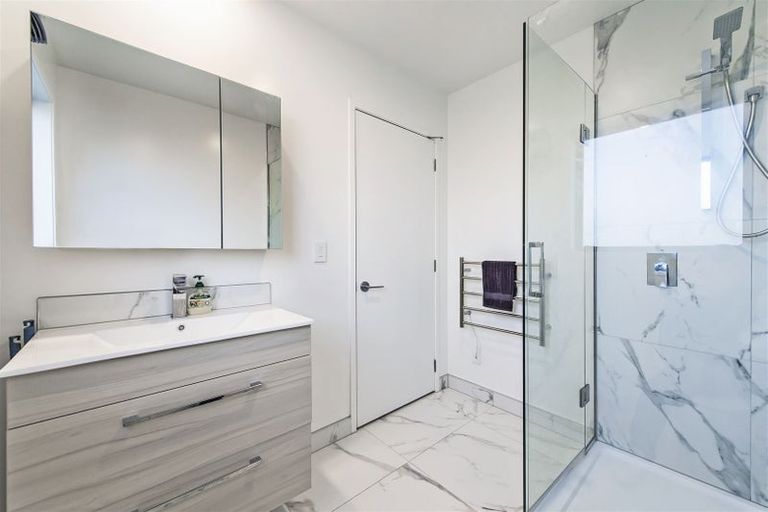 Photo of property in 2/241 Lincoln Road, Addington, Christchurch, 8024