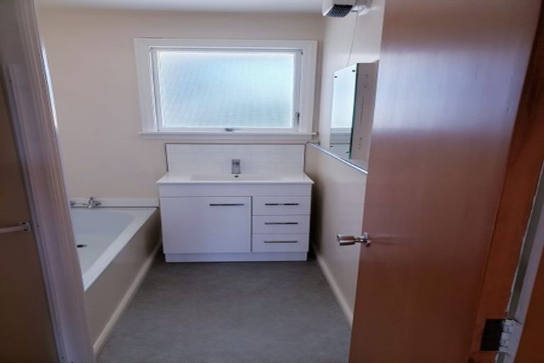 Photo of property in 54 Cleveland Street, Edgeware, Christchurch, 8013