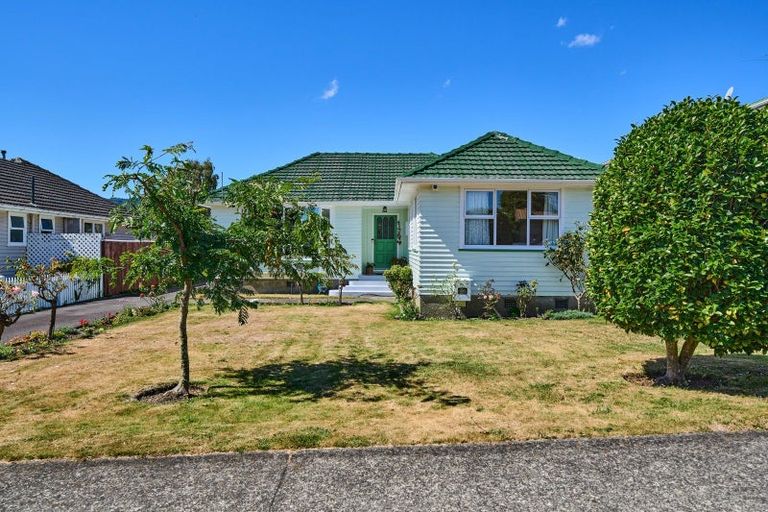 Photo of property in 2a Argyle Grove, Trentham, Upper Hutt, 5018