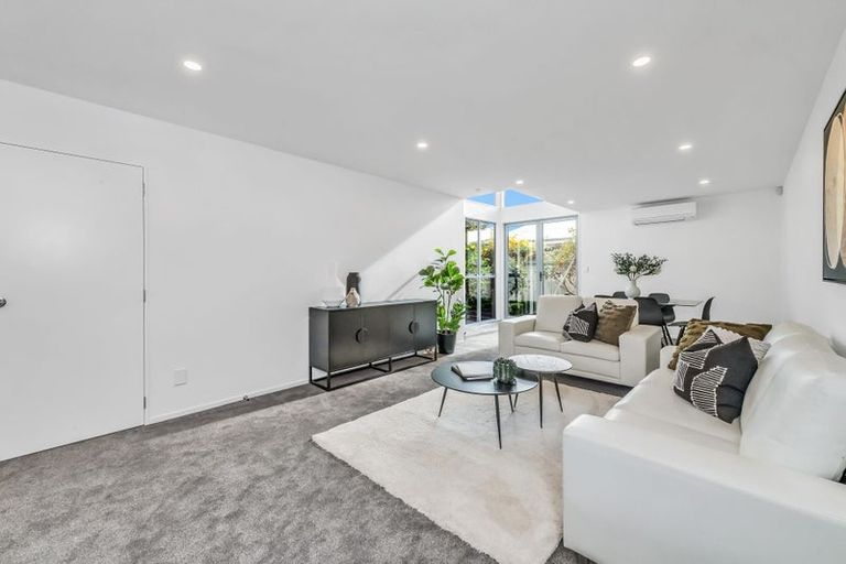 Photo of property in 4/1010 Colombo Street, St Albans, Christchurch, 8014