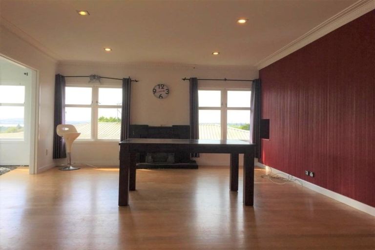 Photo of property in 9 Covil Avenue, Te Atatu South, Auckland, 0610