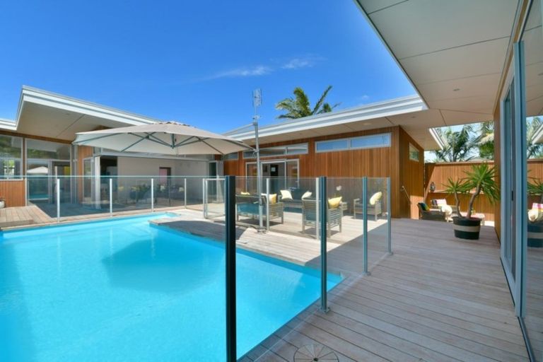 Photo of property in 118 The Circle, Manly, Whangaparaoa, 0930