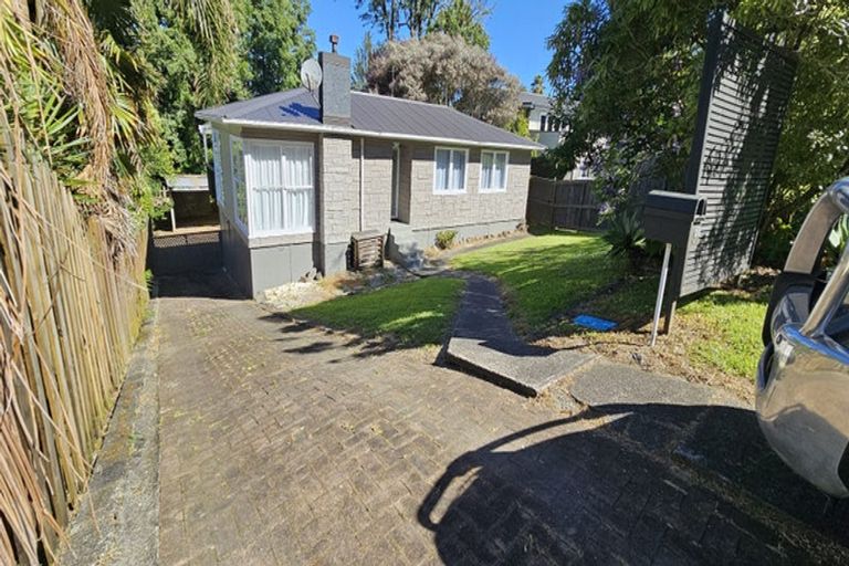 Photo of property in 5 Mcphail Street, Birkdale, Auckland, 0626