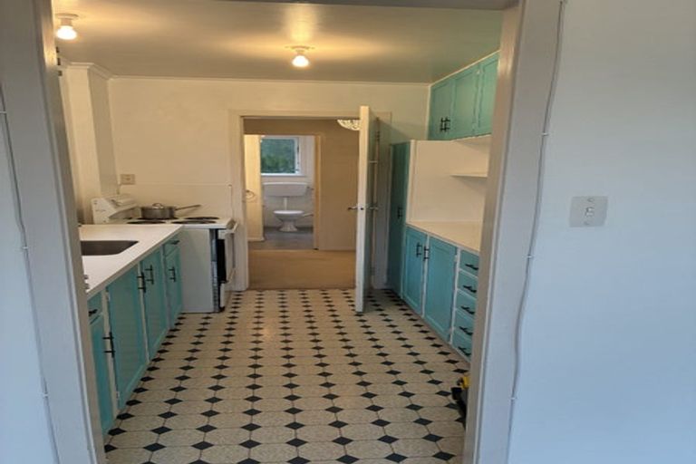 Photo of property in 2/3 Kowhai Street, Eastbourne, Lower Hutt, 5013