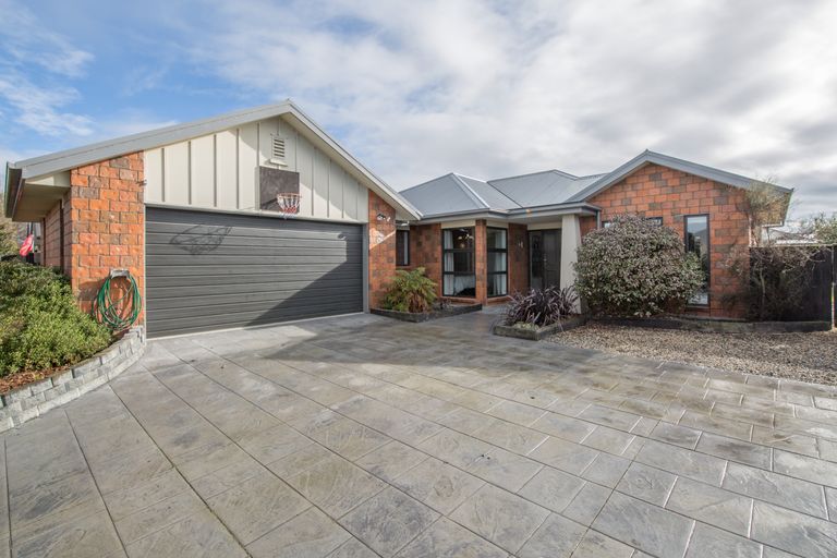 Photo of property in 6 Taiwhenua Street, Rangiora, 7400