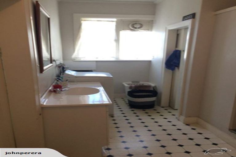 Photo of property in 1/17 Clifton Terrace, Kelburn, Wellington, 6012