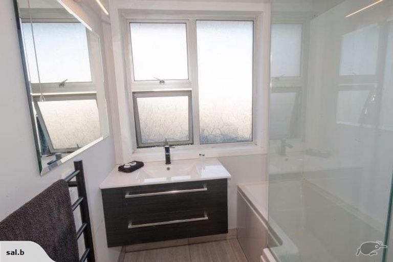 Photo of property in 75 Dunstan Road, Alexandra, 9320