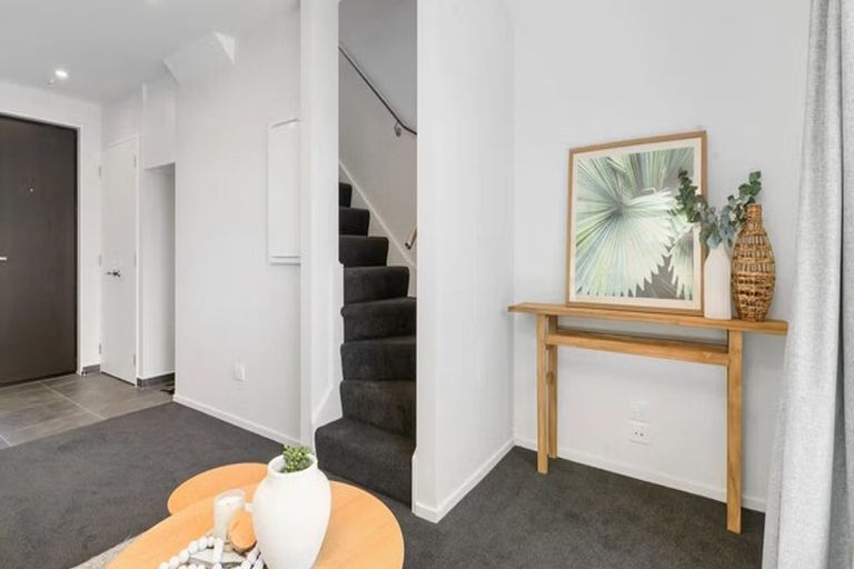 Photo of property in 2/27 Harewood Road, Papanui, Christchurch, 8053