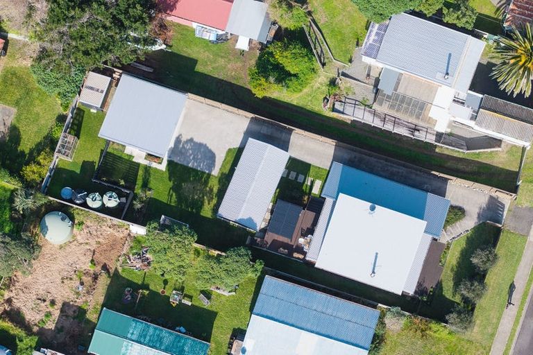 Photo of property in 6 Kent Avenue, Waitarere Beach, Levin, 5510