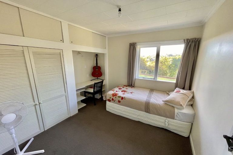 Photo of property in 7 Innes Way, Newlands, Wellington, 6037