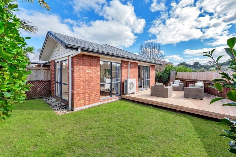 Photo of property in 30 Zefiro Drive, Massey, Auckland, 0614