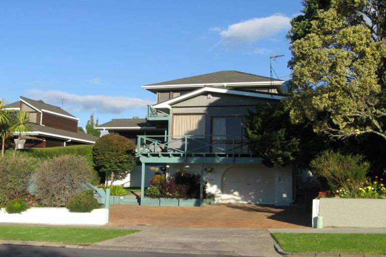 Photo of property in 6 Takutai Avenue, Bucklands Beach, Auckland, 2012