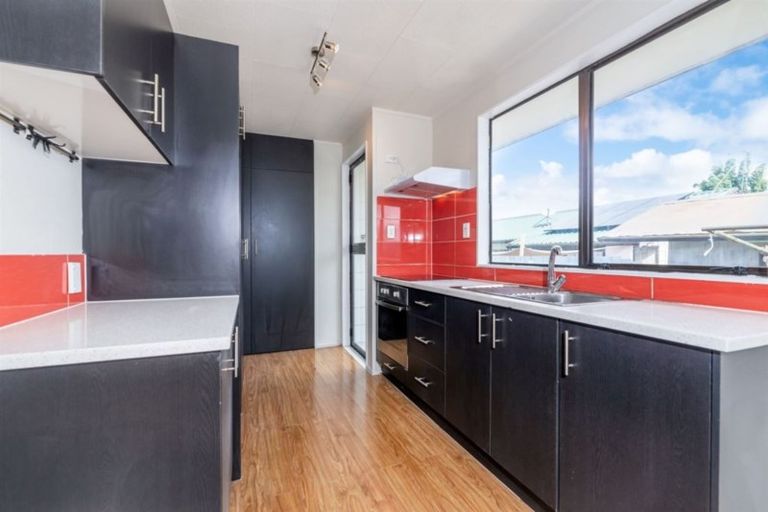 Photo of property in 2/13 Jutland Road, Manurewa, Auckland, 2102