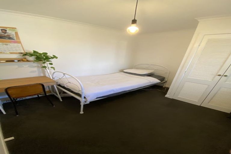 Photo of property in 1/48 Titirangi Road, New Lynn, Auckland, 0600