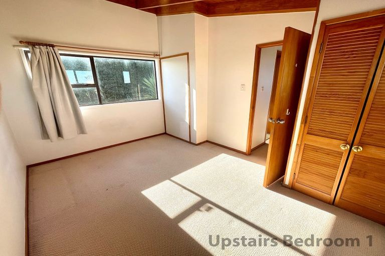 Photo of property in 1/13 Target Road, Totara Vale, Auckland, 0629