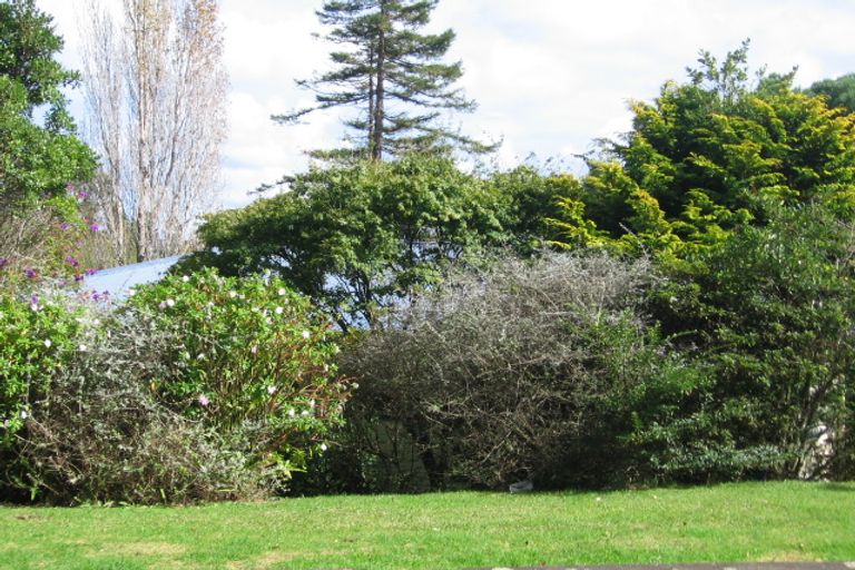 Photo of property in 36 Woodfern Crescent, Titirangi, Auckland, 0604