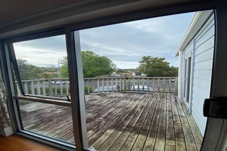 Photo of property in 9 Cockayne Crescent, Sunnynook, Auckland, 0620