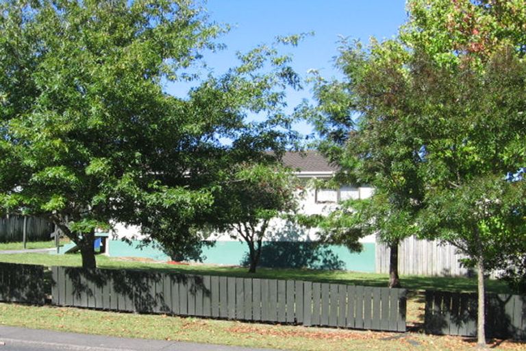 Photo of property in 115 Moire Road, West Harbour, Auckland, 0618