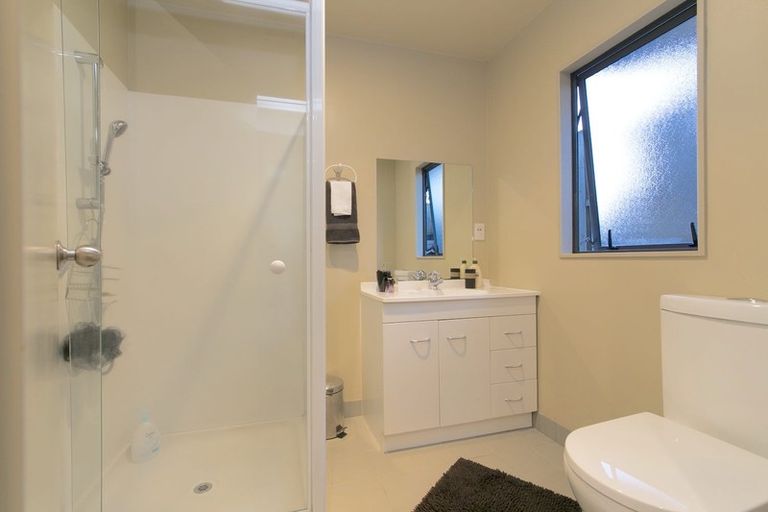 Photo of property in 45a Hogarth Rise, West Harbour, Auckland, 0618