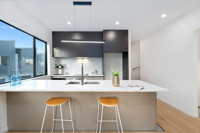 Photo of property in 64a Triangle Road, Massey, Auckland, 0614