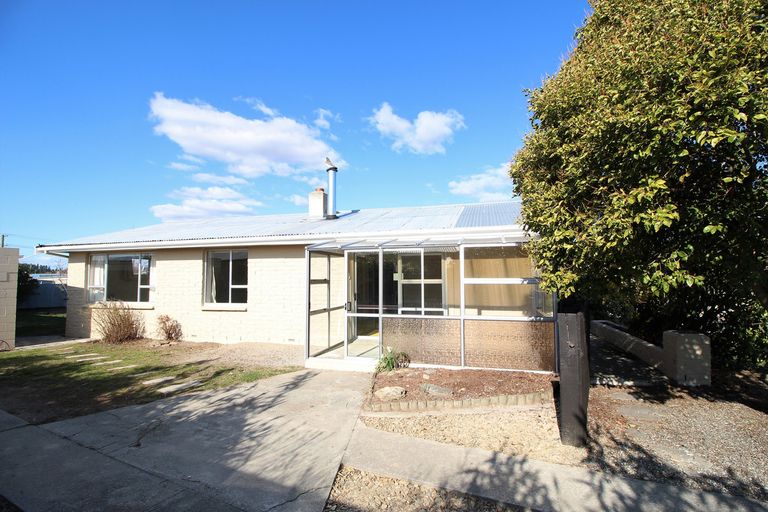 Photo of property in 8 Campbell Street, Alexandra, 9320
