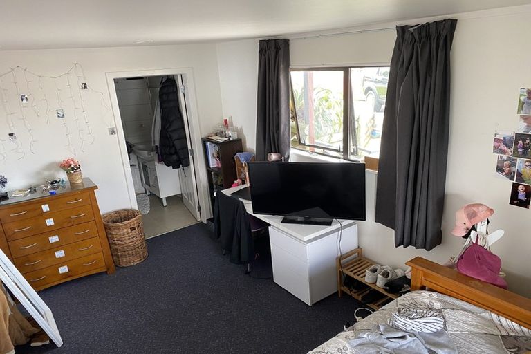 Photo of property in 79 Frobisher Street, Island Bay, Wellington, 6023