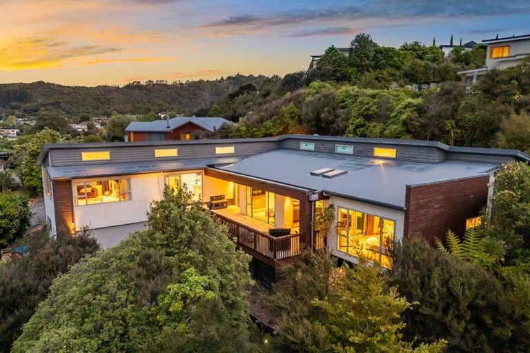 Photo of property in 9 Sylvan Way, Silverstream, Upper Hutt, 5019