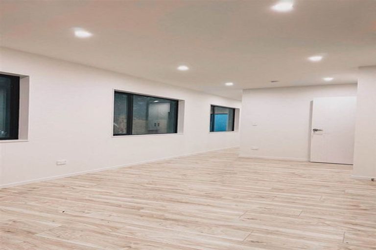 Photo of property in 21f Craigbank Avenue, New Lynn, Auckland, 0600