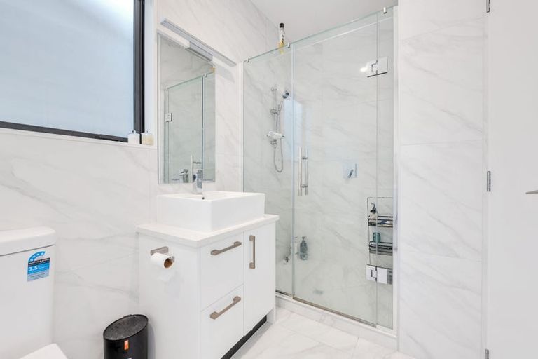 Photo of property in 48 Parahau Road, Papakura, 2110