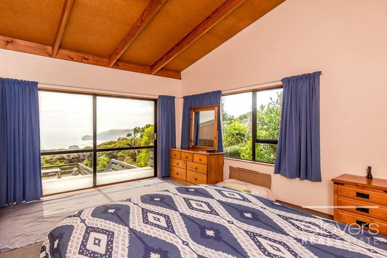 Photo of property in 23 Te Ahuahu Road, Piha, New Lynn, 0772