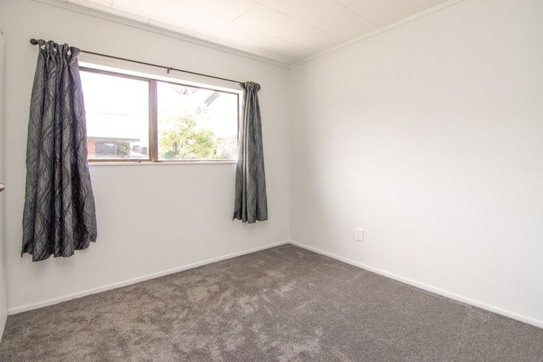 Photo of property in 15 Hanmer Place, Highbury, Palmerston North, 4412