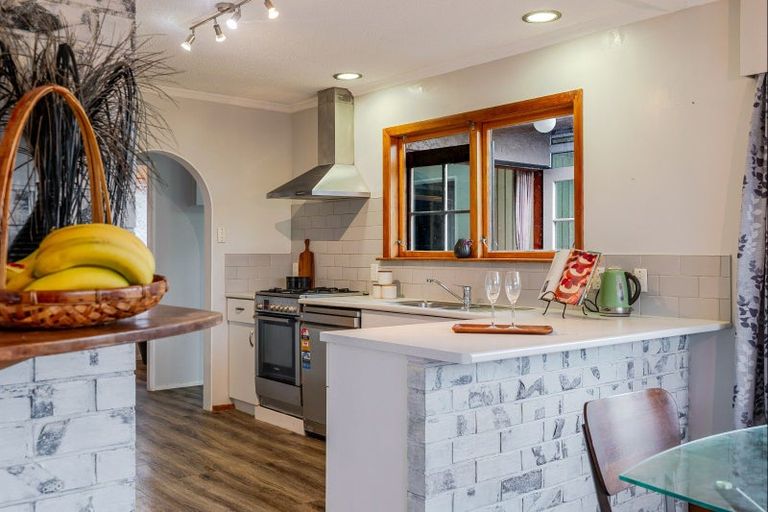 Photo of property in 86 Wikiriwhi Crescent, Awapuni, Palmerston North, 4412