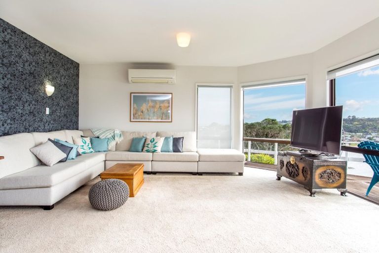 Photo of property in 85 Tiri Road, Tindalls Beach, Whangaparaoa, 0930