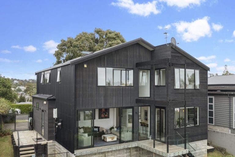 Photo of property in 25 Waimana Avenue, Northcote Point, Auckland, 0627