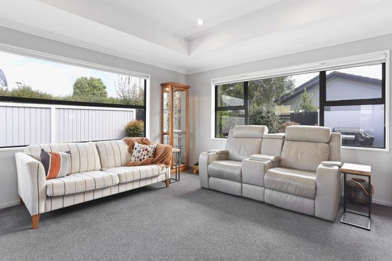 Photo of property in 15 Belgrave Drive, Rangiora, 7400