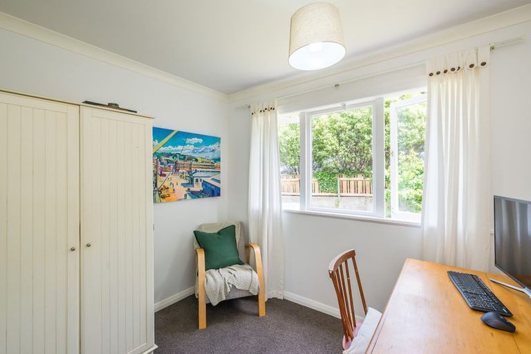 Photo of property in 16 Renown Road, Raumati South, Paraparaumu, 5032